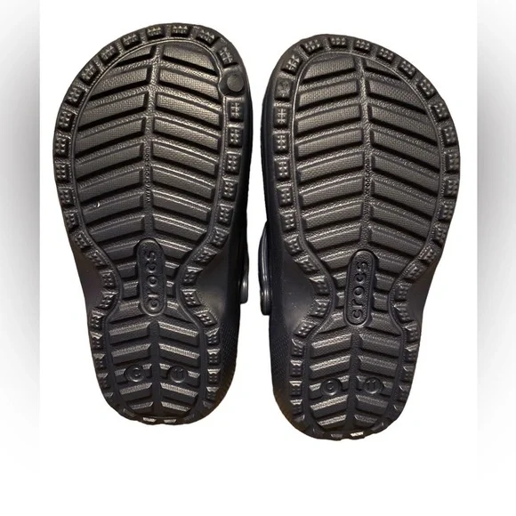 New without tags boys size 11c navy crocs lined - Picture 4 of 4